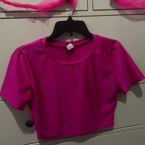 Cute crop top to pair up with some jeans of any color.